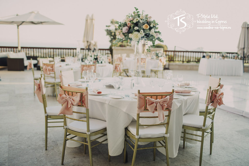 Декор свадебного стола для свадьбы на Кипре