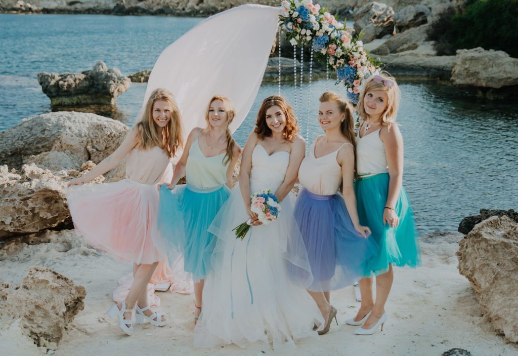 подружки невесты на Кипре