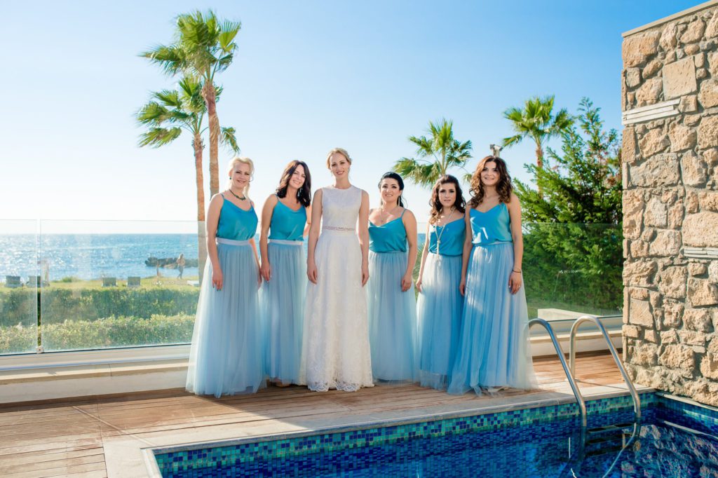Платья подружек невесты для свадьбы на море