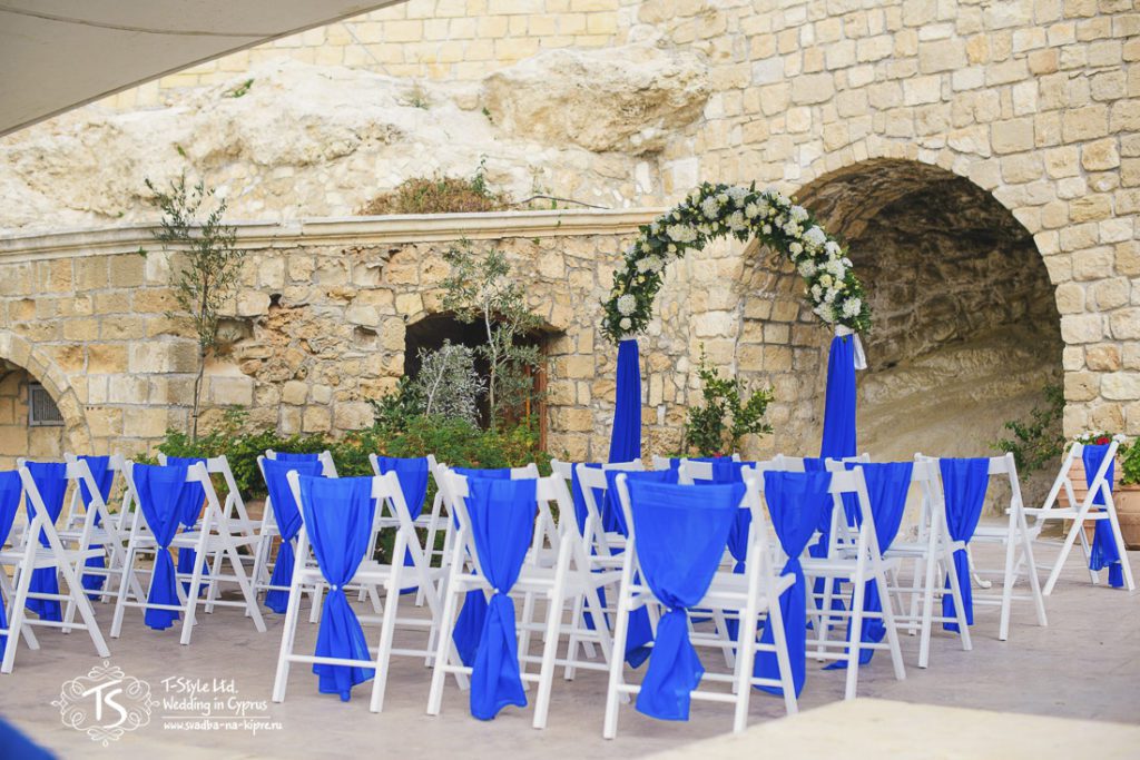 Лазурно-синяя свадьба на Кипре