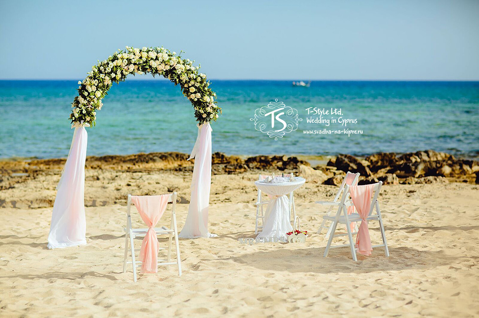 Свадебная церемония на пляже Сотиры в Айя-Напе