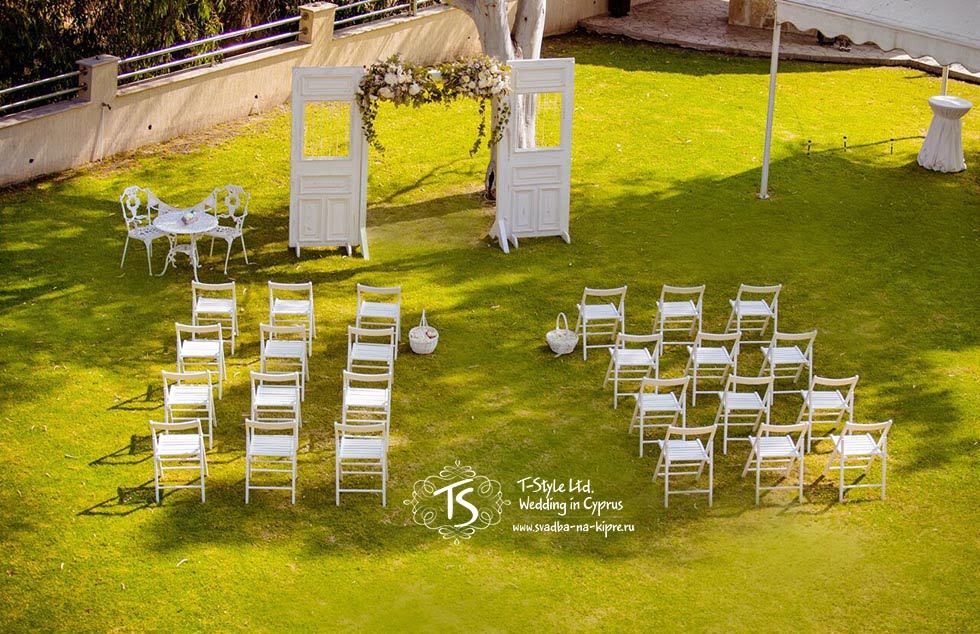 Свадебная церемония на Кипре на винодельне
