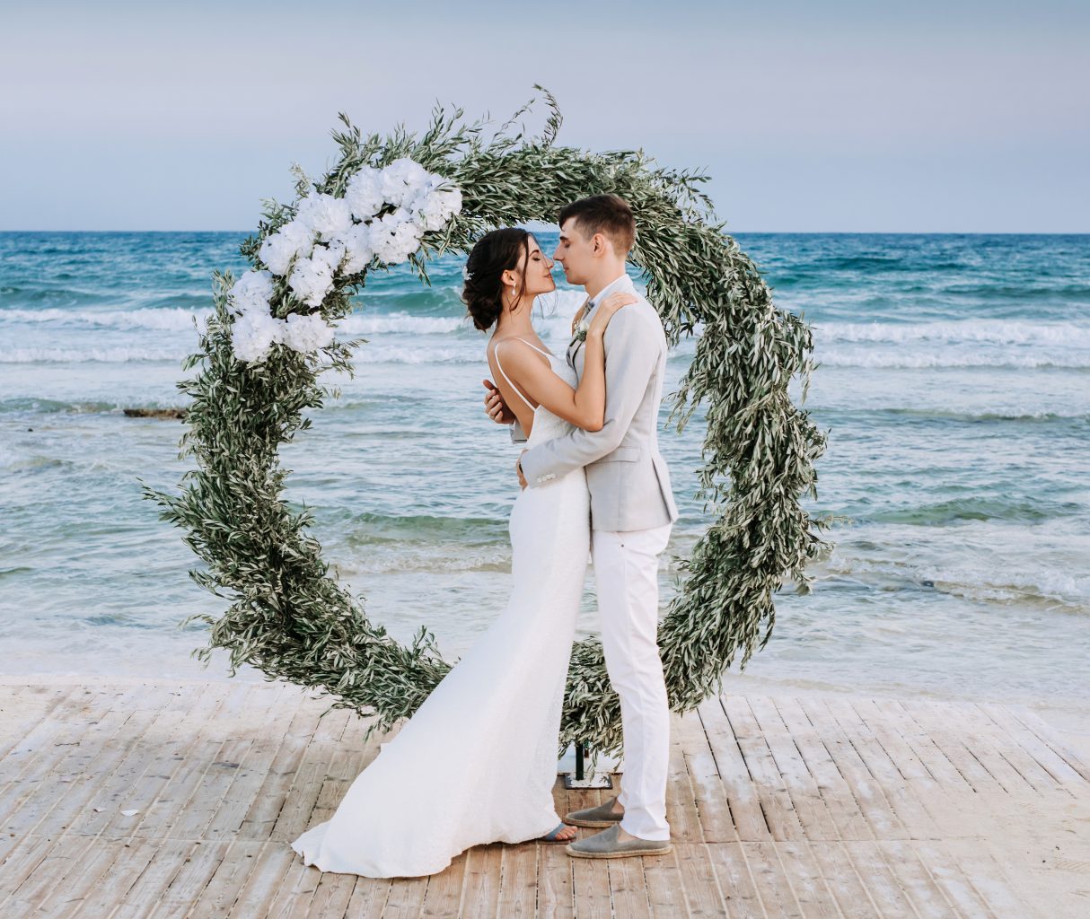 Sirens beach. Ваша свадьба на Кипре под шум морских волн!